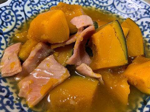 和風に洋風をプラス!かぼちゃとベーコンの煮物